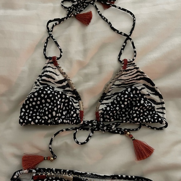 NWT Victoria’s Secret medium top and small bottom bikini - Picture 6 of 13